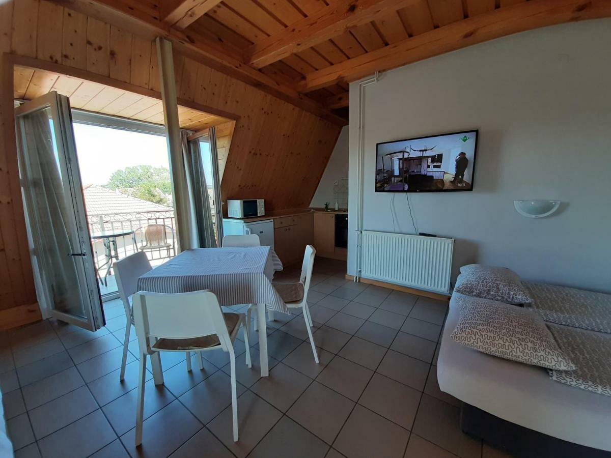 Familia Apartmanhaz Keszthely Buitenkant foto