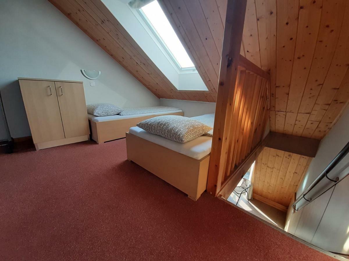 Familia Apartmanhaz Keszthely Buitenkant foto