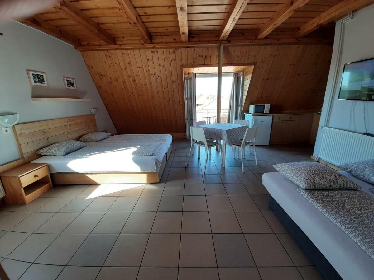 Familia Apartmanhaz Keszthely Buitenkant foto