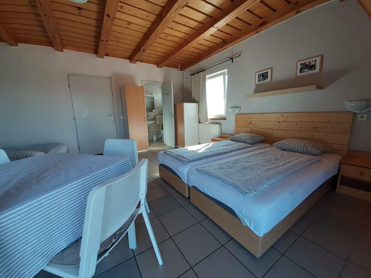Familia Apartmanhaz Keszthely Buitenkant foto