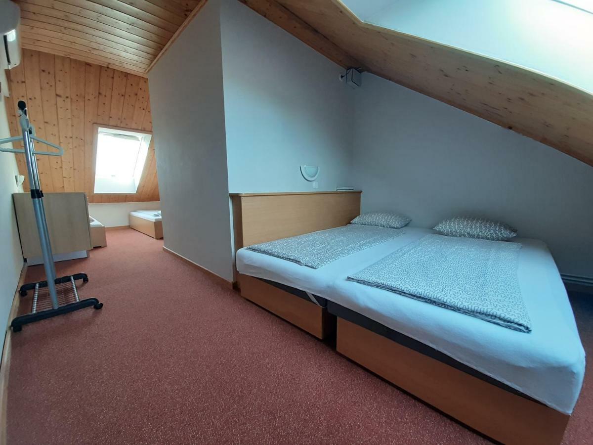 Familia Apartmanhaz Keszthely Buitenkant foto