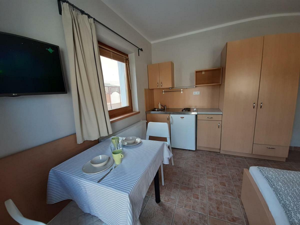Familia Apartmanhaz Keszthely Buitenkant foto