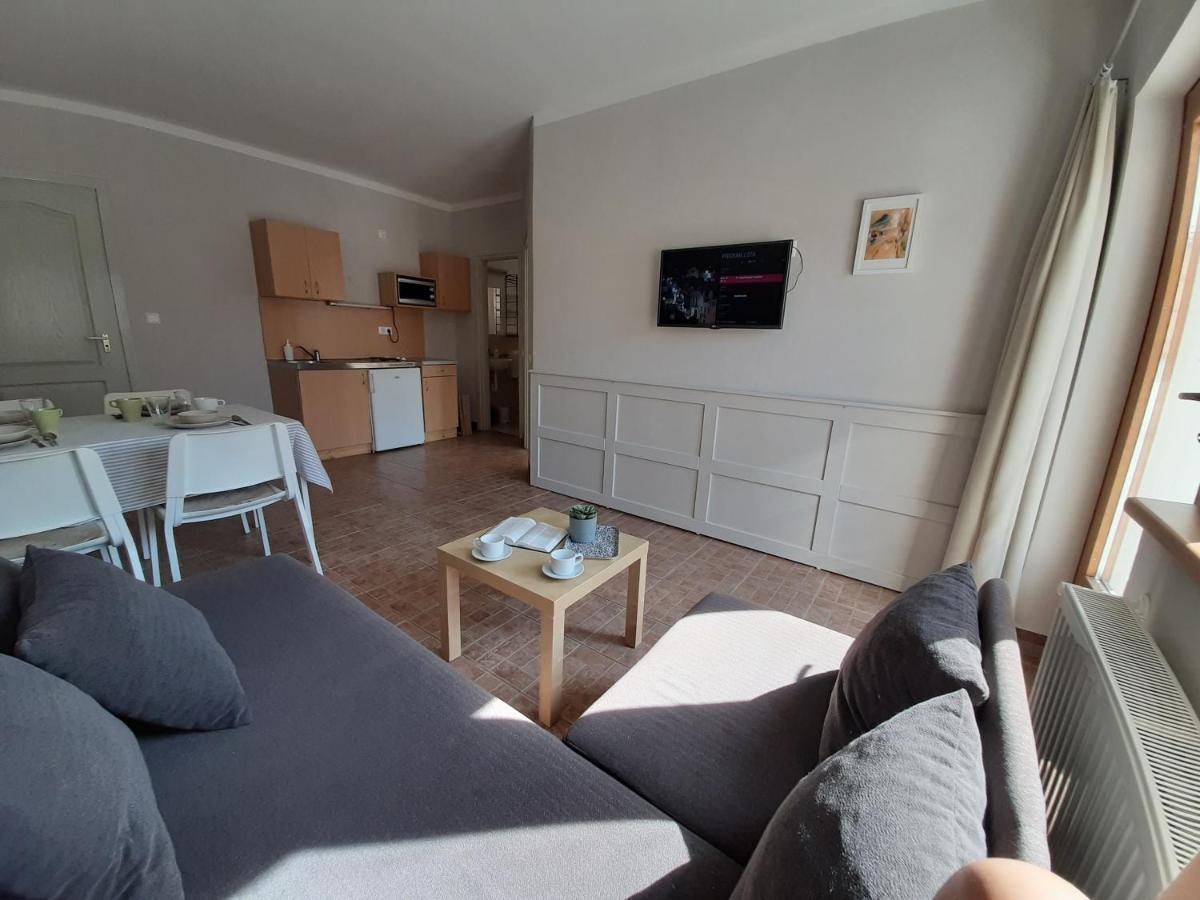 Familia Apartmanhaz Keszthely Buitenkant foto