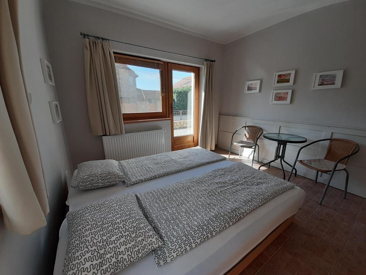 Familia Apartmanhaz Keszthely Buitenkant foto