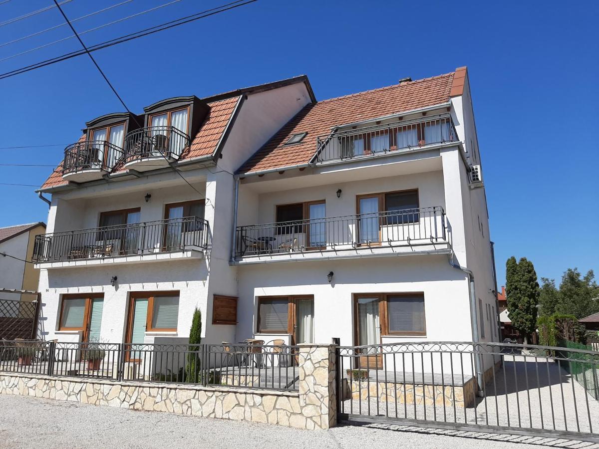 Familia Apartmanhaz Keszthely Buitenkant foto
