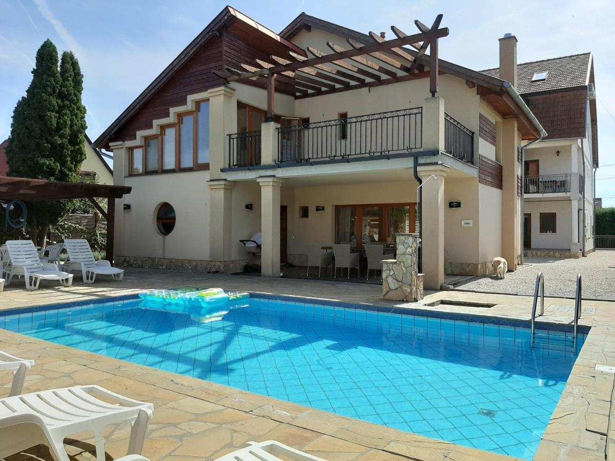 Familia Apartmanhaz Keszthely Buitenkant foto